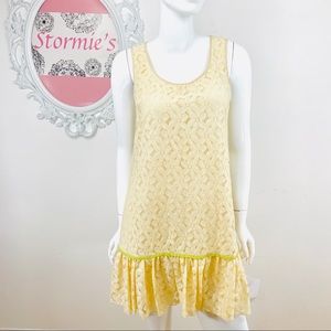 A’reve Anthro / Cream Lace Crochet Green Ruffled